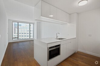Building Photo - 99 Hudson St