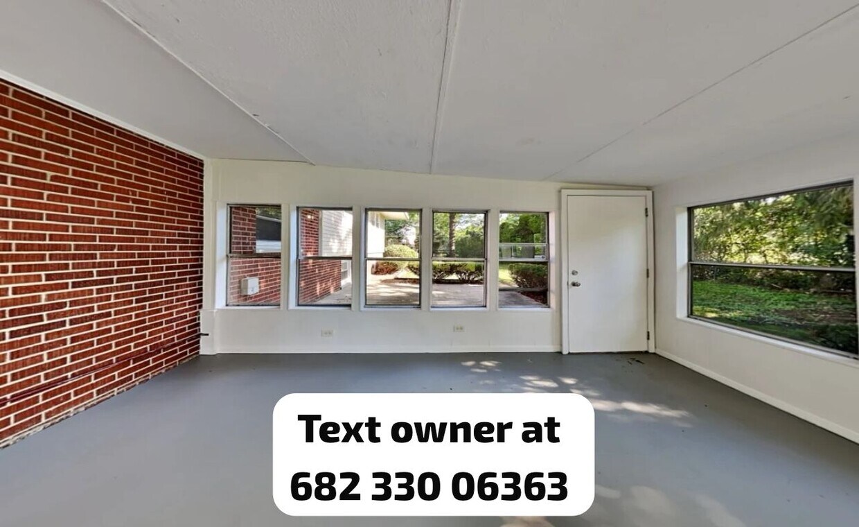 Foto del edificio - 2834 Briarwood Dr E