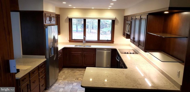 Foto del edificio - 26279 Deep Water Harbor Rd