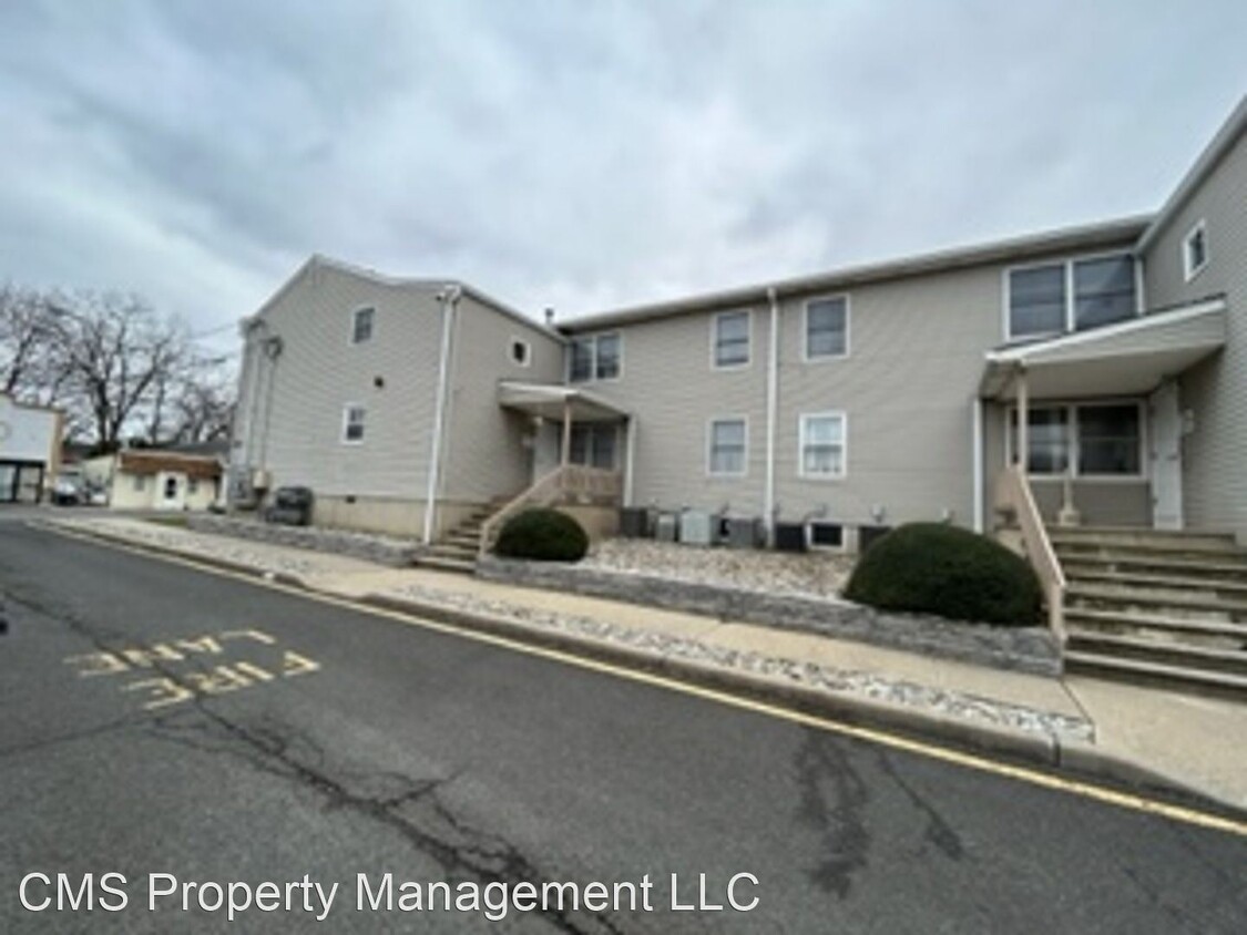 Primary Photo - 1 br, 1 bath House - 213 Main Street Unit 5