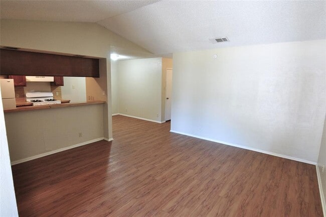 Building Photo - 9615 Point Vista Pl