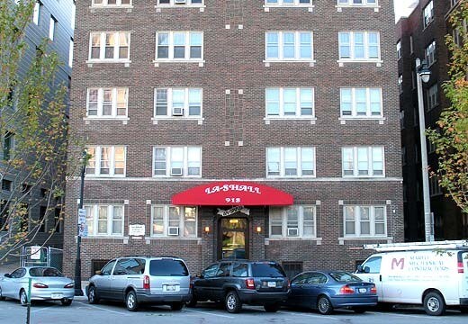 Primary Photo - 913 E Kilbourn Ave