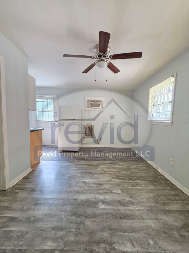 Building Photo - 1205 Vance Ave