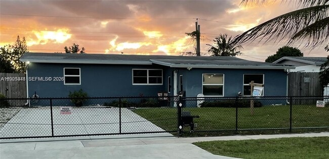 Building Photo - 800 N 70th Ave