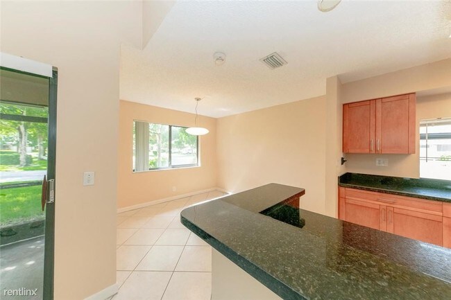 Foto del edificio - 3 br, 2 bath Condo - 9321 Chelsea Dr N # 9321