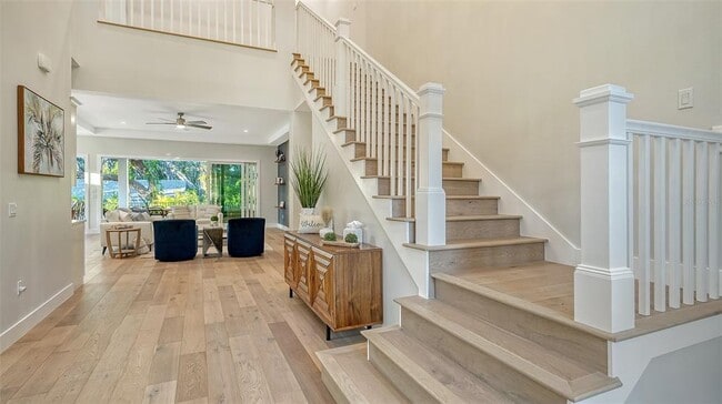 Building Photo - 1537 Siesta Dr