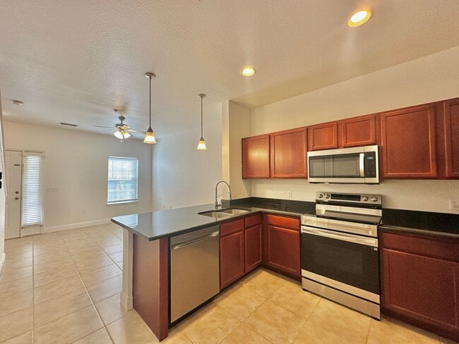 Building Photo - Spacious 3BR/3BA Rental in Chase Hollow – ...