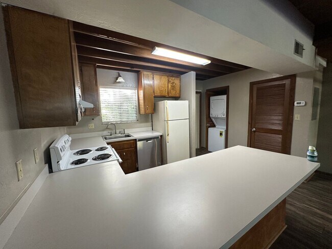 Foto del edificio - 2 story townhome bear CASCADES PARK w/ W/D