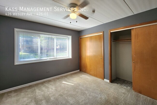 Foto del edificio - 426 Wesley Ave