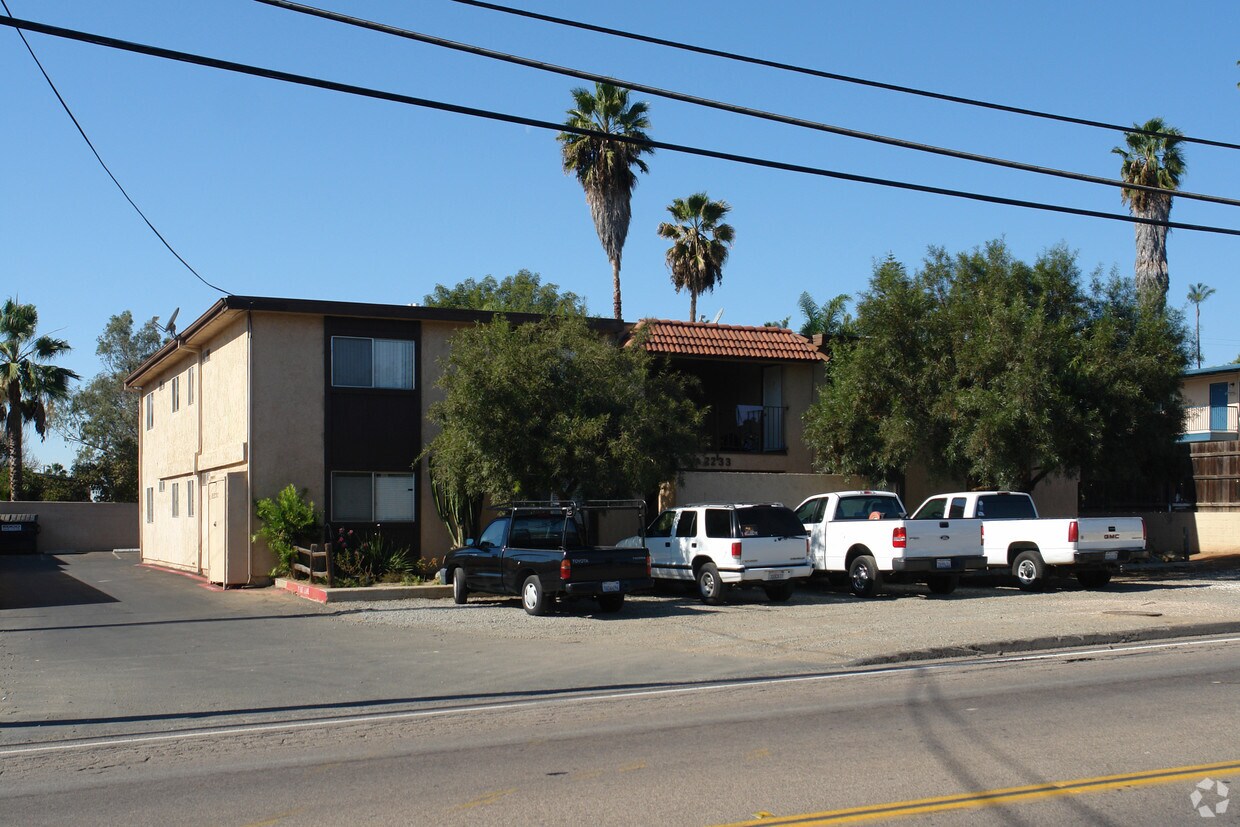 Primary Photo - 2233 S Santa Fe Ave