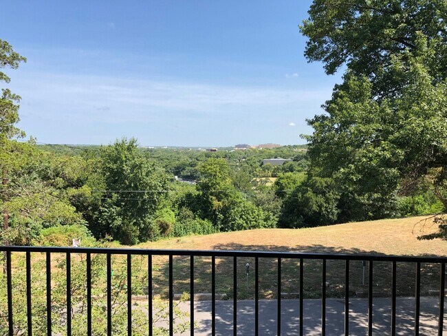 Foto del edificio - PRELEASE 8/15/2025 2 bed 2 bath