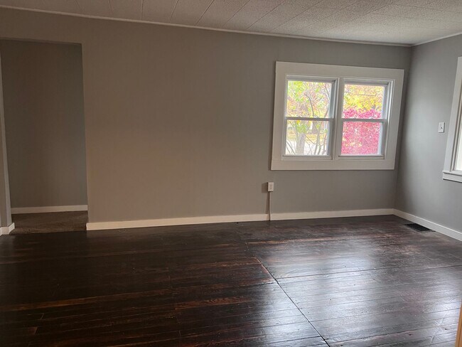 Foto del edificio - Adorable 2 bedroom with a bonus room!