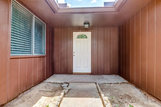 Building Photo - 7218 Ridgeberry Dr