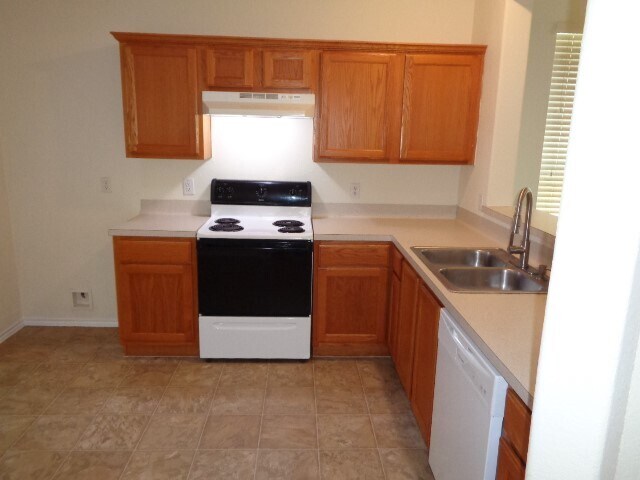 Foto del edificio - 16822 Libson Falls Dr