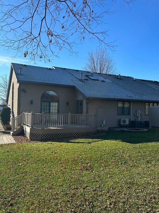 Foto del edificio - 124 Pack Ct