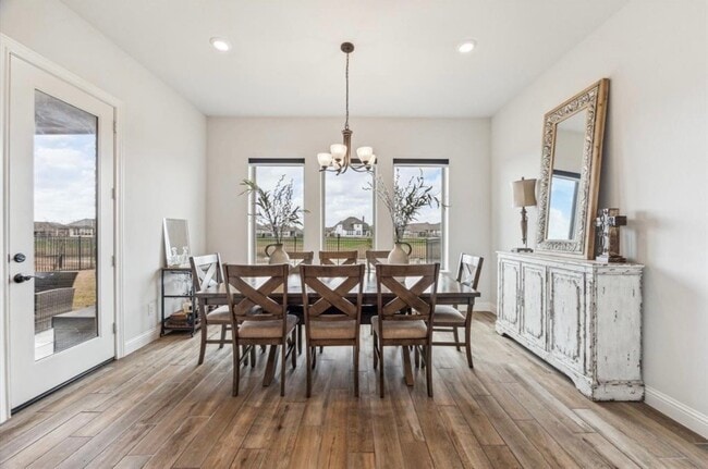 Building Photo - 2119 Parker Grove Dr