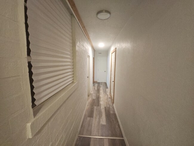 Foto del edificio - 16195 Highland Dr