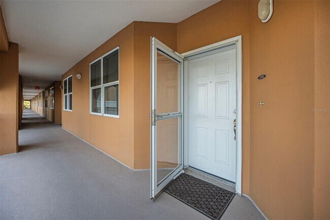 Building Photo - 60 Surfview Dr