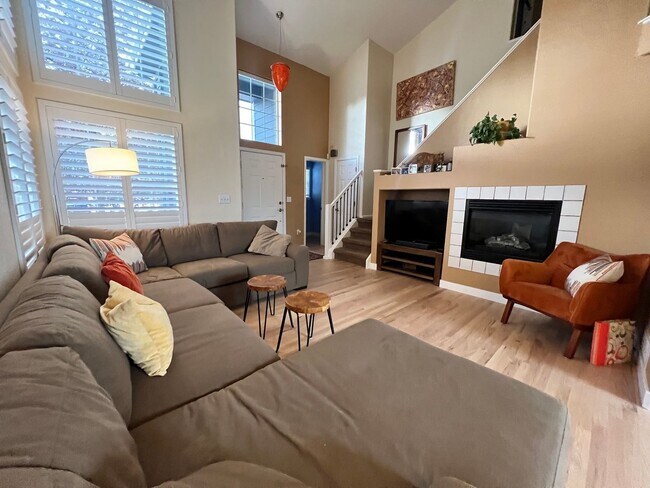 Building Photo - August 2025 - SFH 3 Bedroom + Bonus Room &...