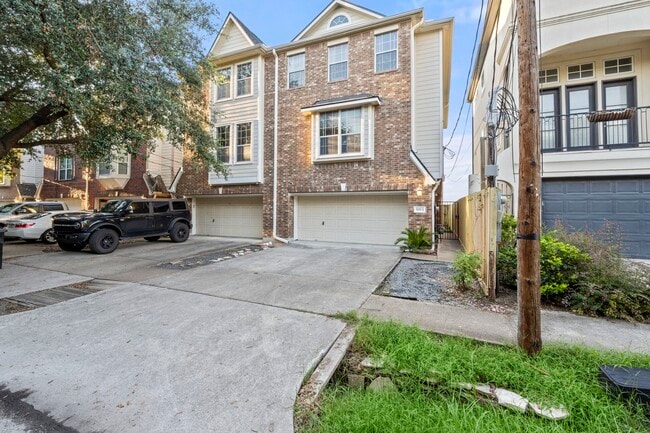Building Photo - 5420 Kansas St