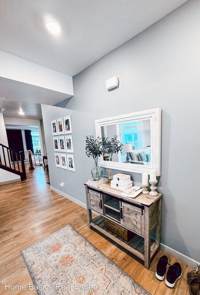 Foto del edificio - 5 br, 4 bath House - 231 S Buckhorn Bath Ave