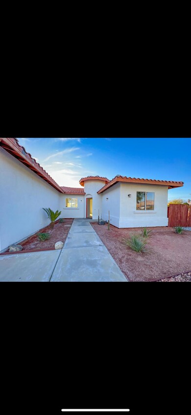 Primary Photo - 16111 Avenida Ramada