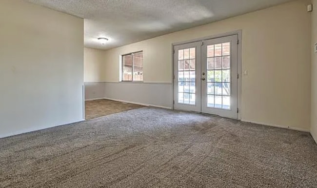 Building Photo - Beautiful Townhome for Rent!