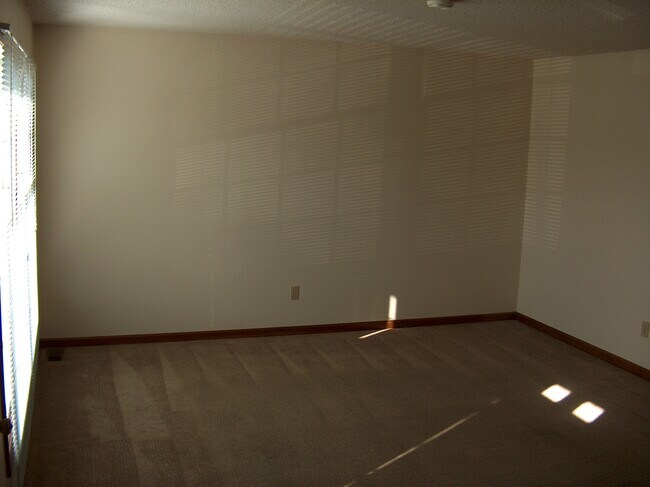 Sala de estar - 803 E Franklin St