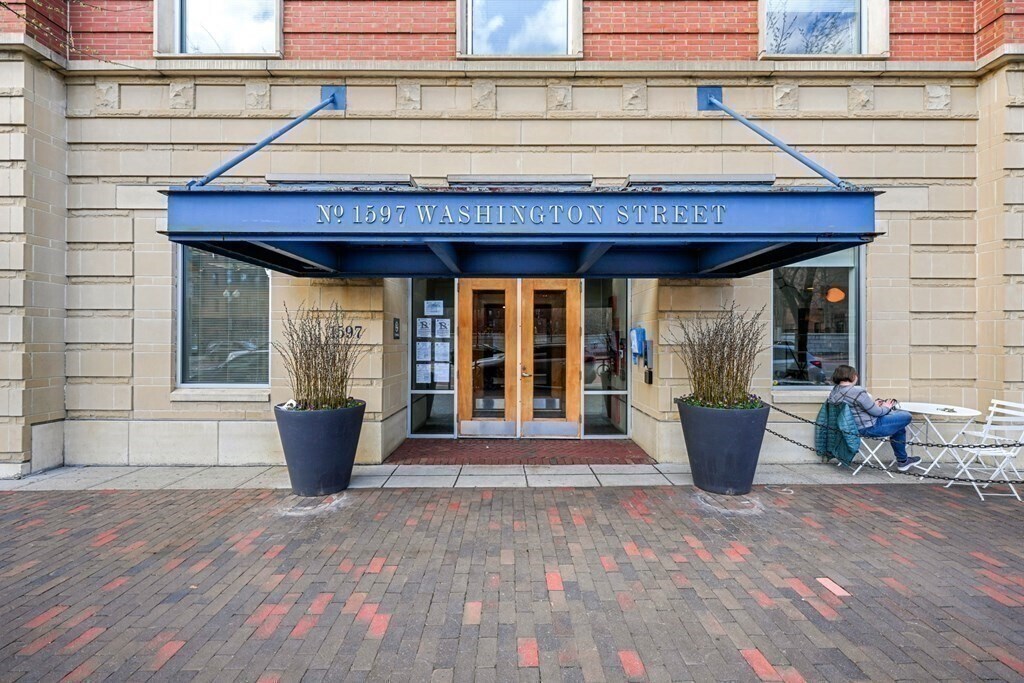 Foto principal - 1597 Washington St