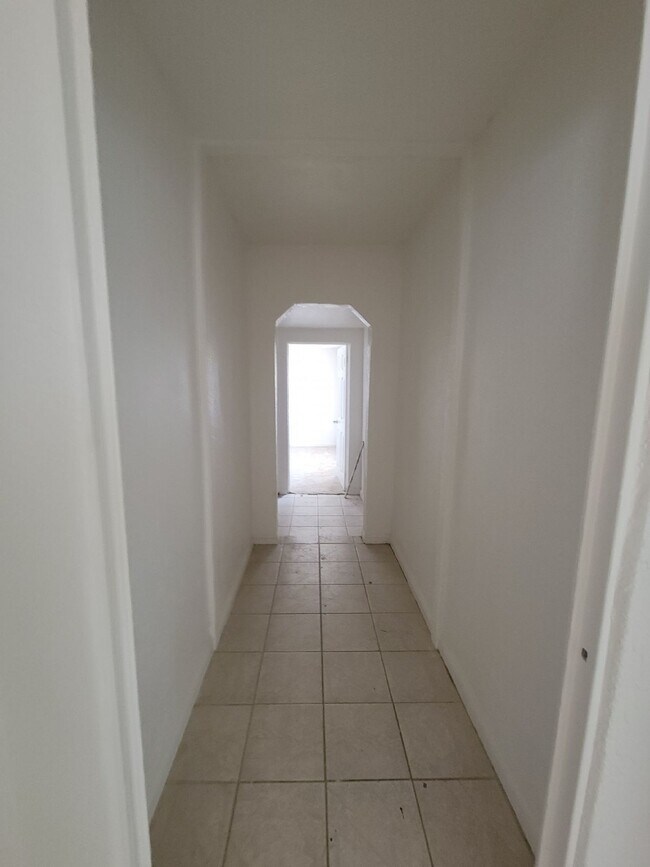 Foto del edificio - 3 Bedroom home conveniently located in the heart of Merced