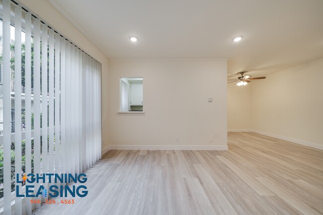 Building Photo - 922-925 Normandie Ave