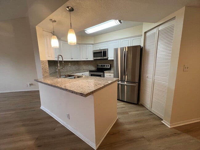 Photo - Comfort & Convenience in Plantation – 2BR/... Apartment