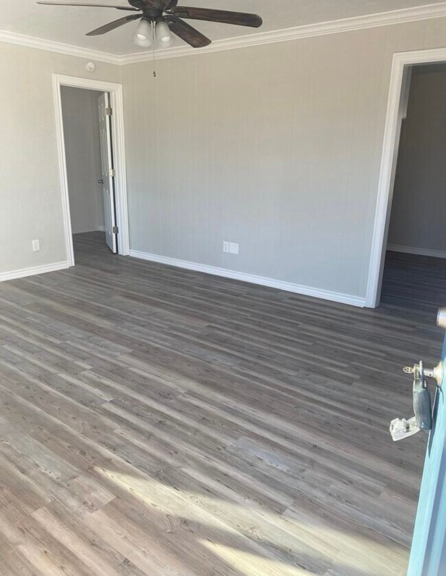 Foto del edificio - 3013 W Fairfield Ave