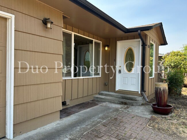 Foto del edificio - Charming 4 Bedroom Friendly Neighborhood Home