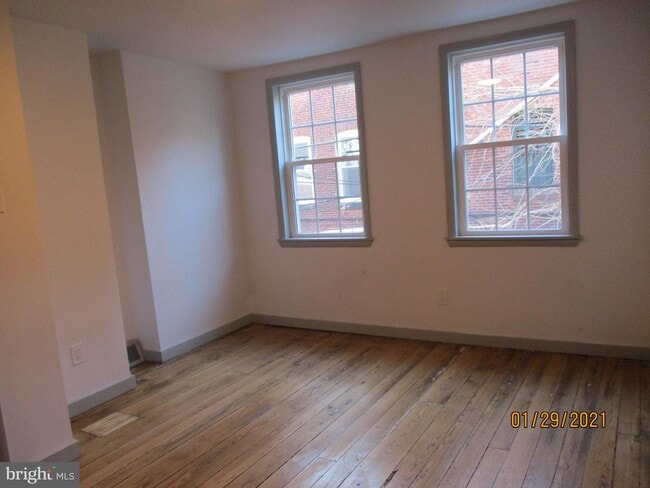 Building Photo - 419 Gaskill St