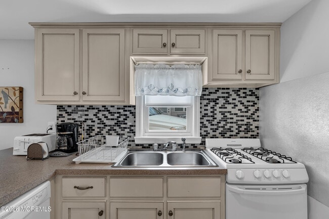 Foto del edificio - 21 Peterson Ln