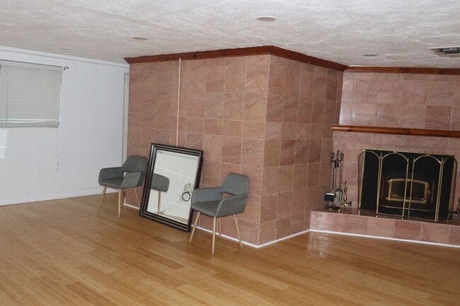 Building Photo - For Rent – Spacious 4BR Mid-Century Modern...