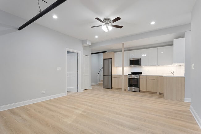 Building Photo - 7383 N Damen Ave