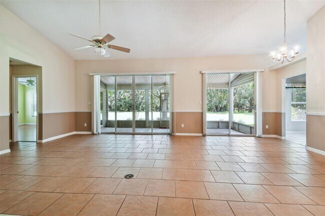 Foto del edificio - 4622 River Ridge Dr