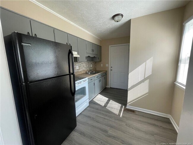 Building Photo - 4959 Fieldcrest Dr