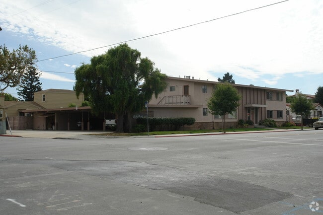 Building Photo - Western Apartments