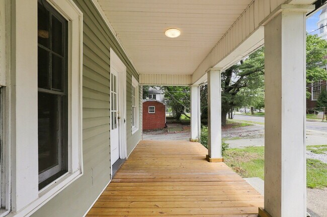 Foto del edificio - 1602 Walker Ave