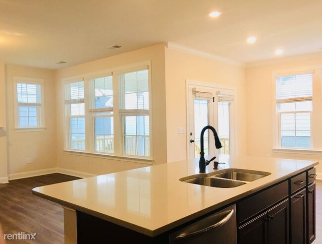 Building Photo - 4 br, 3 bath House - 1499 Barn Door Dr