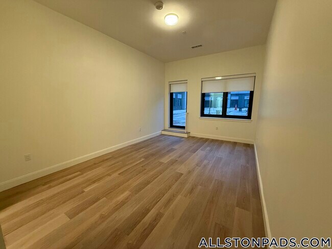 Foto del edificio - 1079 Commonwealth Ave