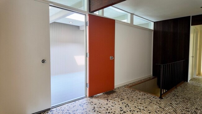 Building Photo - 14 Overlook Dr