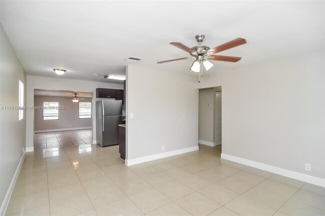 Building Photo - 1061 SW 31st St