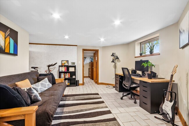 Foto del edificio - 403 S Hough St