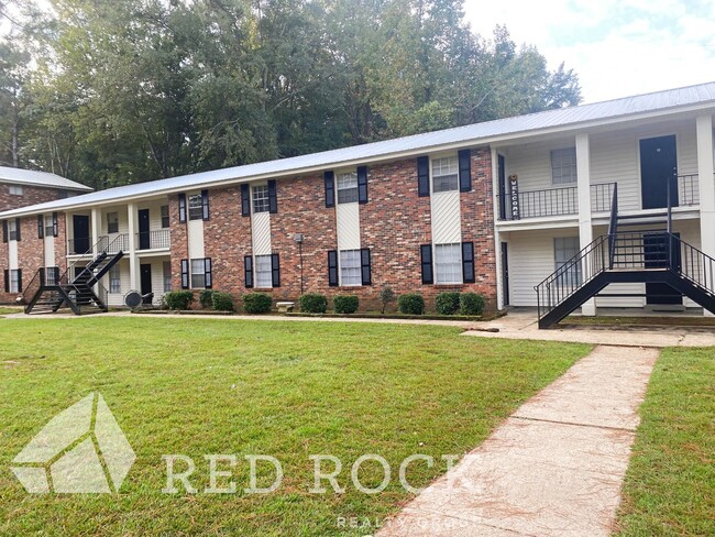 Interior Photo - Chanticleer Apartments - Columbus, MS