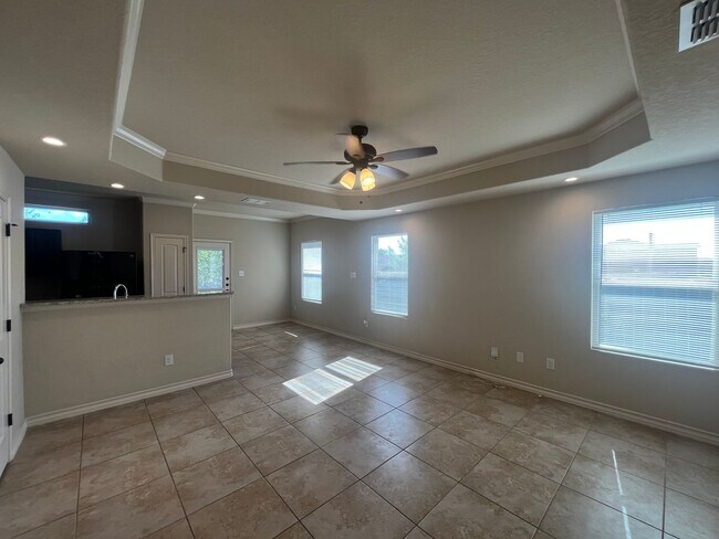 Foto del edificio - 6918 Lakeview Dr. #102, San Antonio, TX. 7...