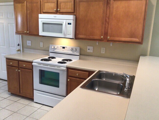 Foto del edificio - 5470 Regent Village Dr